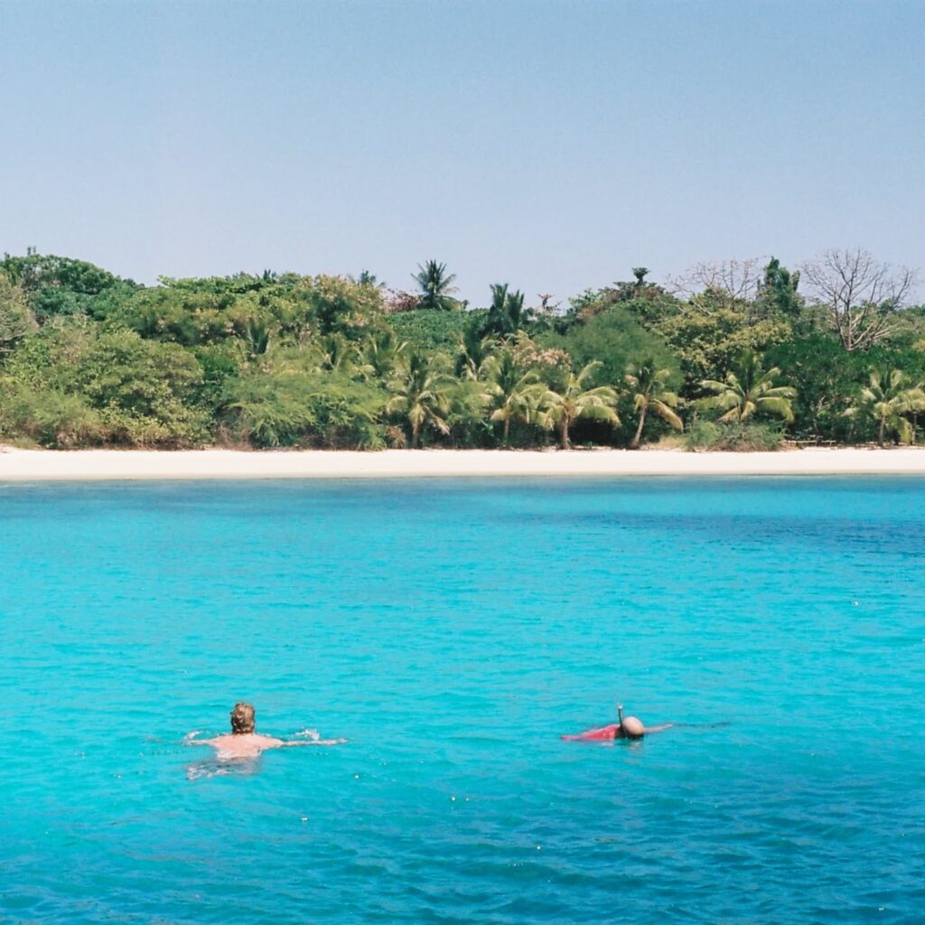 Instagram post from laroze__. This post is in position 11.