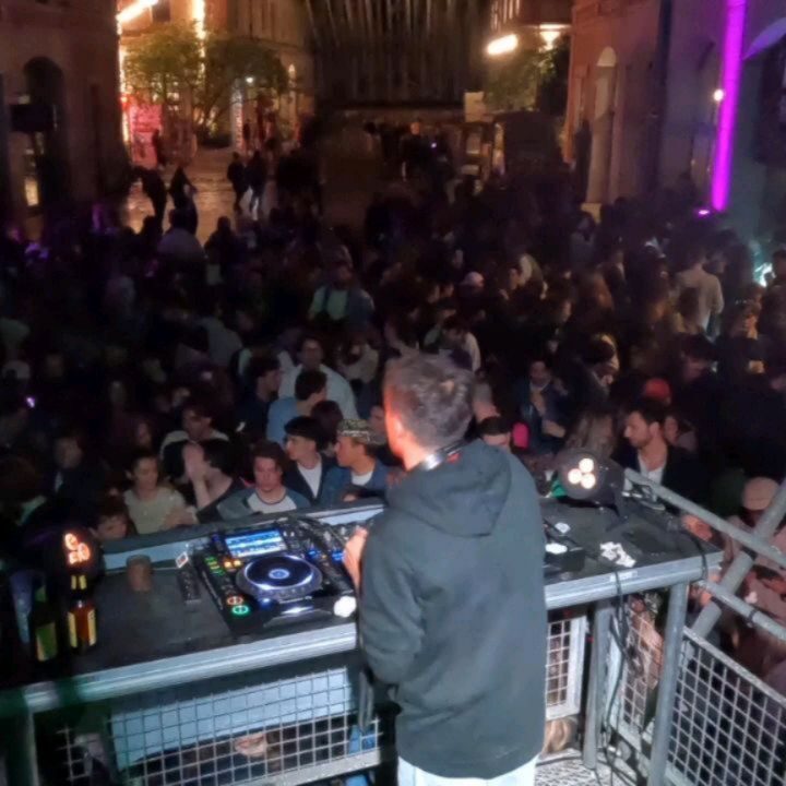 Instagram post from laroze__. This post is in position 11.