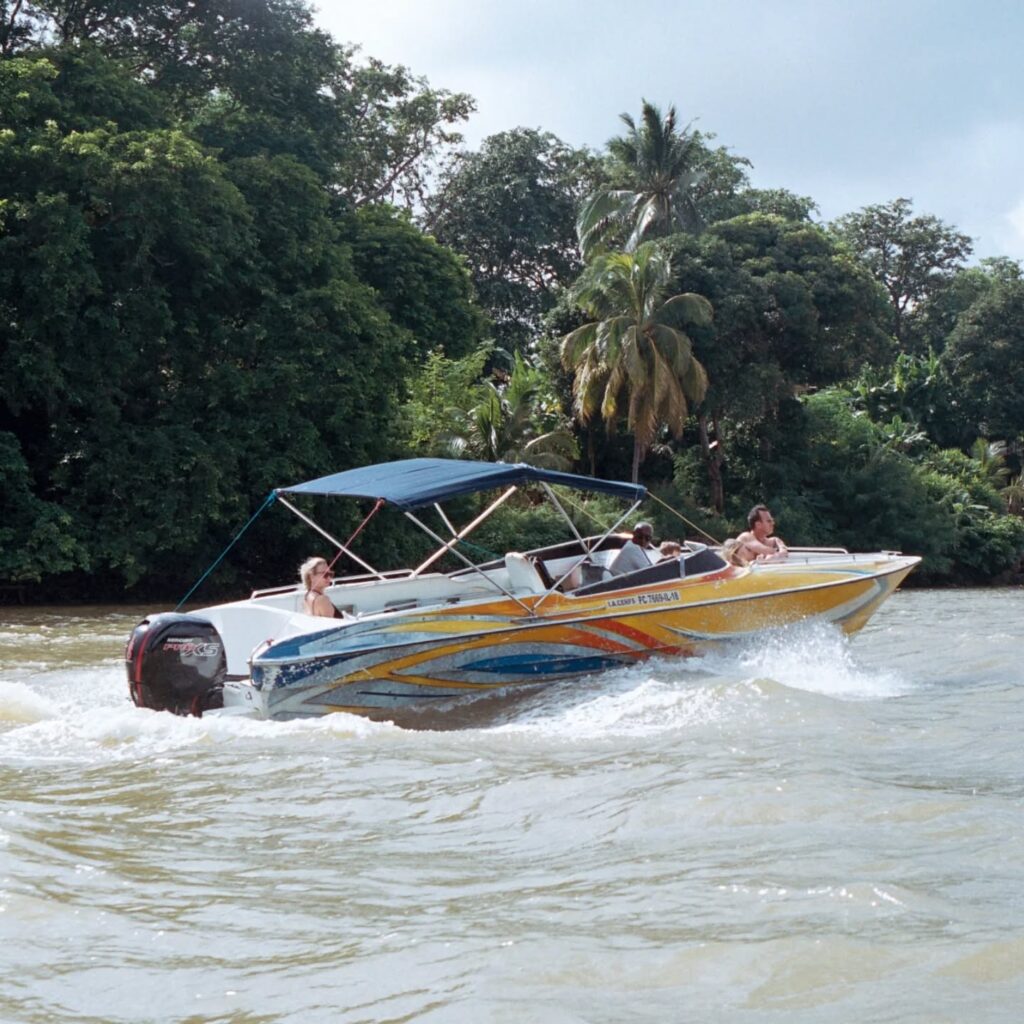 Instagram post from laroze__. This post is in position 11.