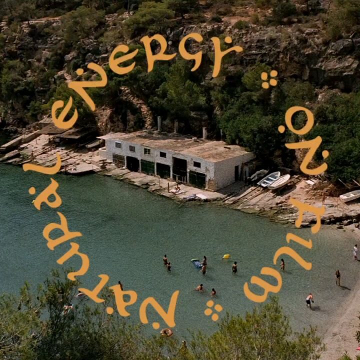 Instagram post from laroze__. This post is in position 11.