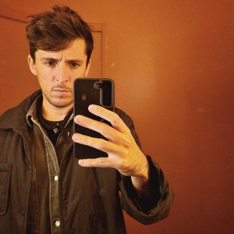 Instagram post from laroze__. This post is in position 13.