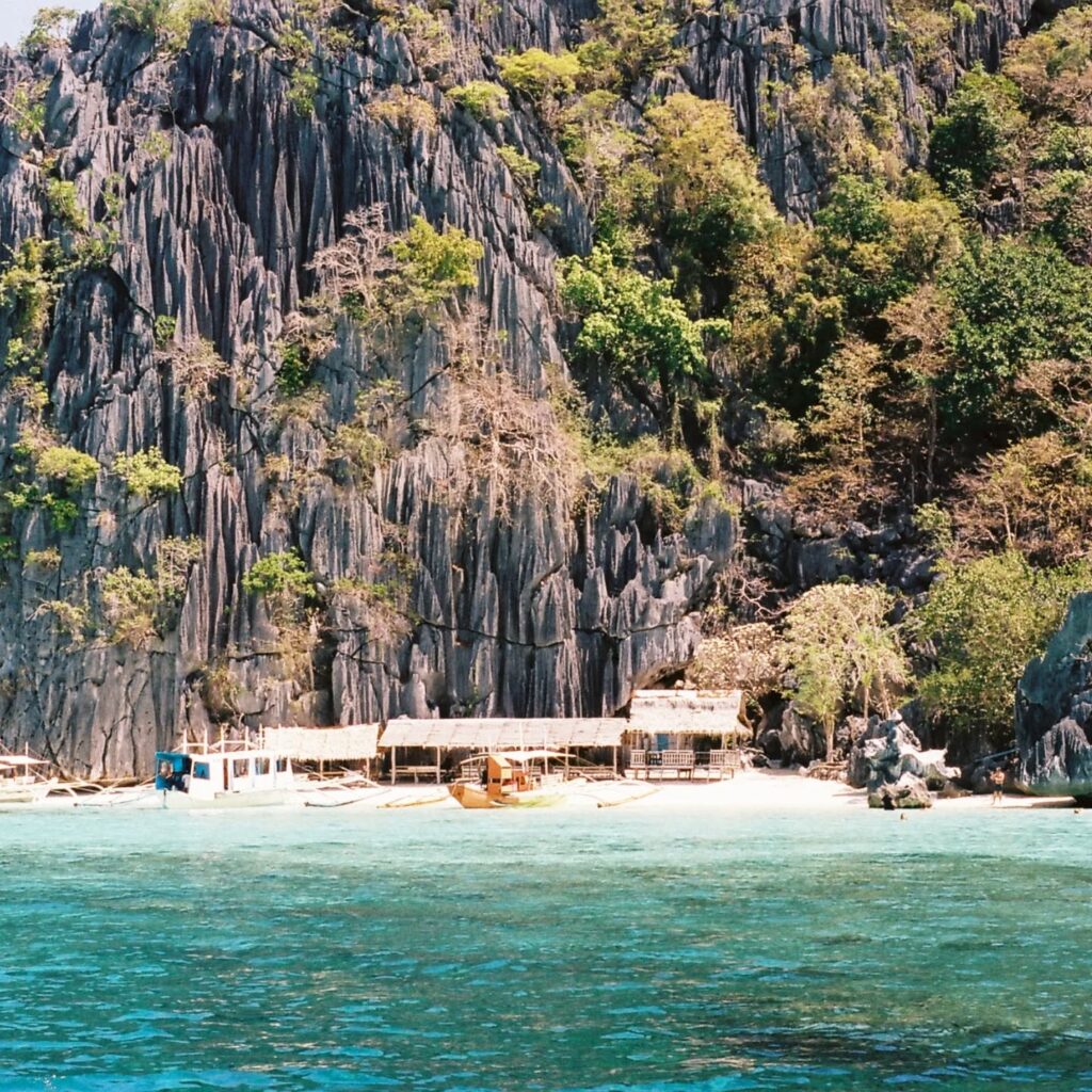 Instagram post from laroze__. This post is in position 12.