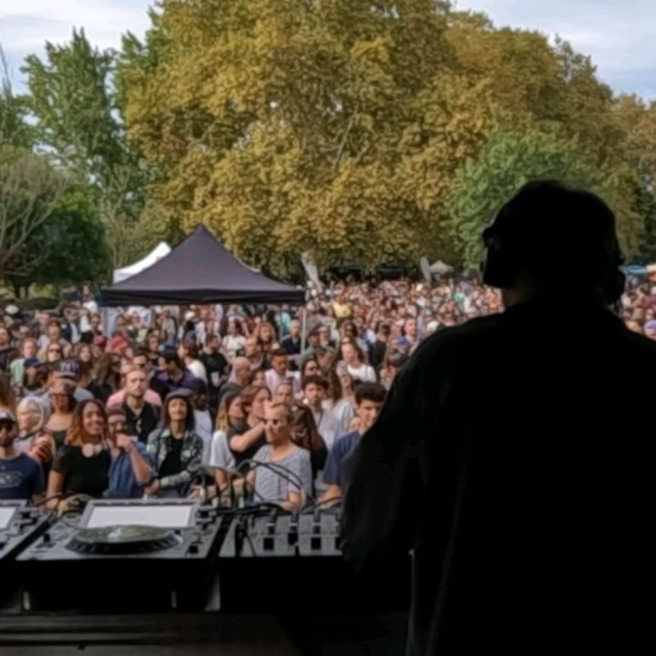 Instagram post from laroze__. This post is in position 15.