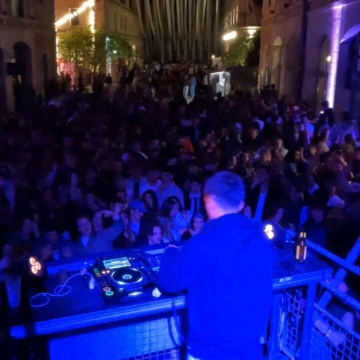 Instagram post from laroze__. This post is in position 13.