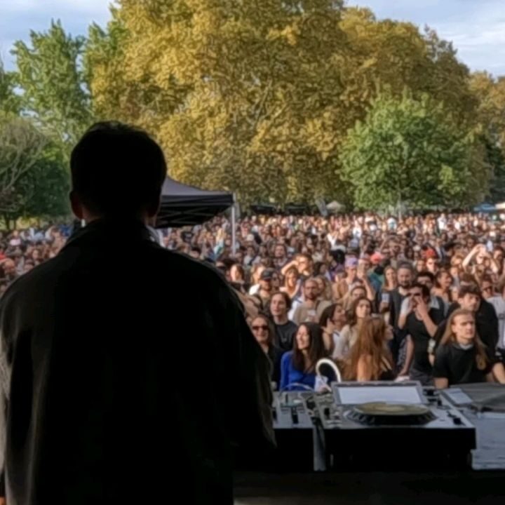 Instagram post from laroze__. This post is in position 8.