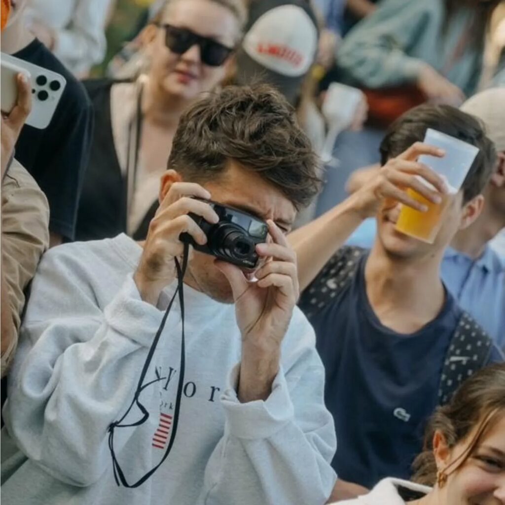 Instagram post from laroze__. This post is in position 8.