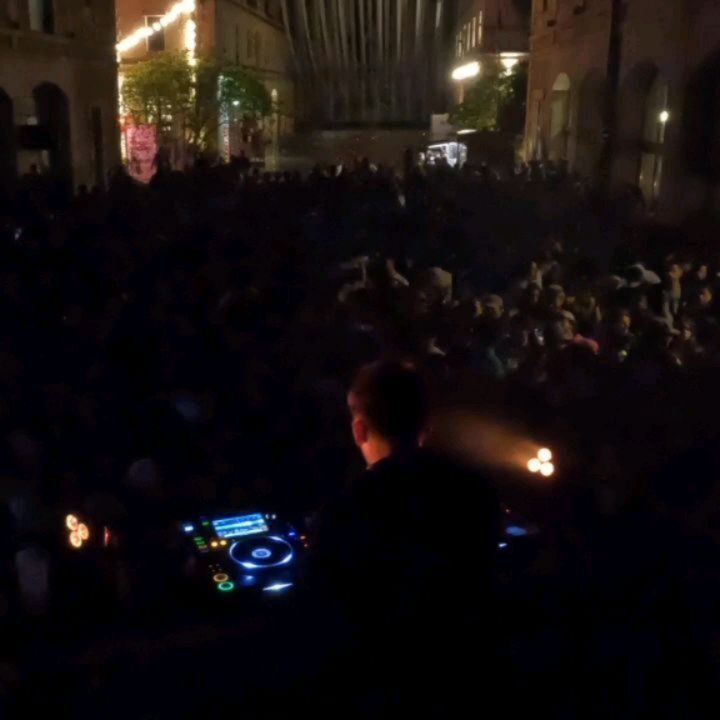 Instagram post from laroze__. This post is in position 10.