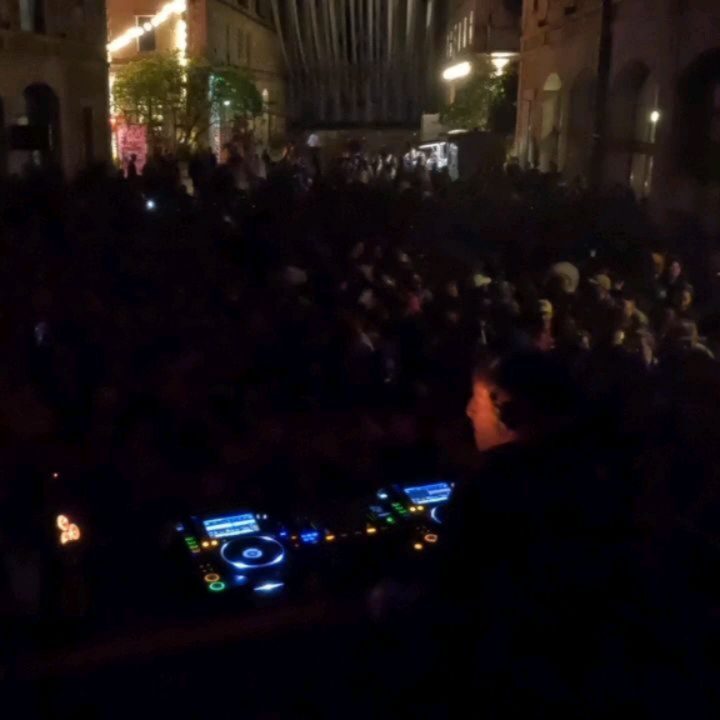 Instagram post from laroze__. This post is in position 6.