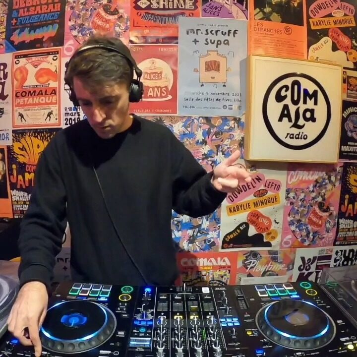 Instagram post from laroze__. This post is in position 0.