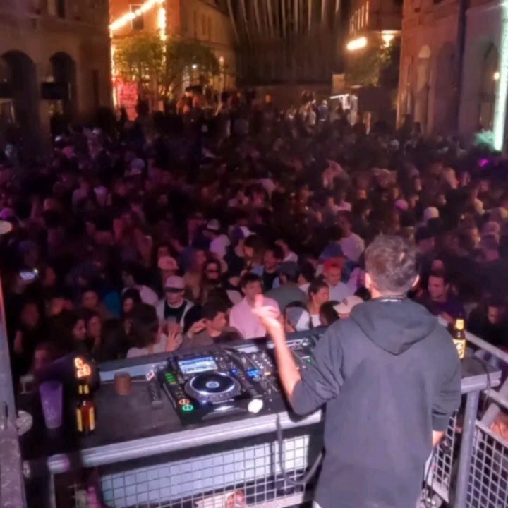 Instagram post from laroze__. This post is in position 9.