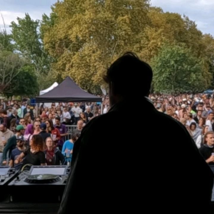 Instagram post from laroze__. This post is in position 6.