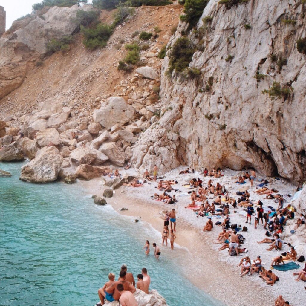 Instagram post from laroze__. This post is in position 18.