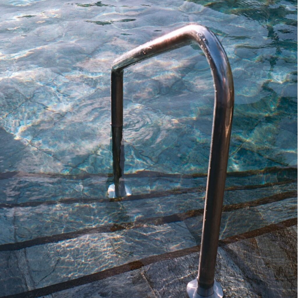 Instagram post from laroze__. This post is in position 3.