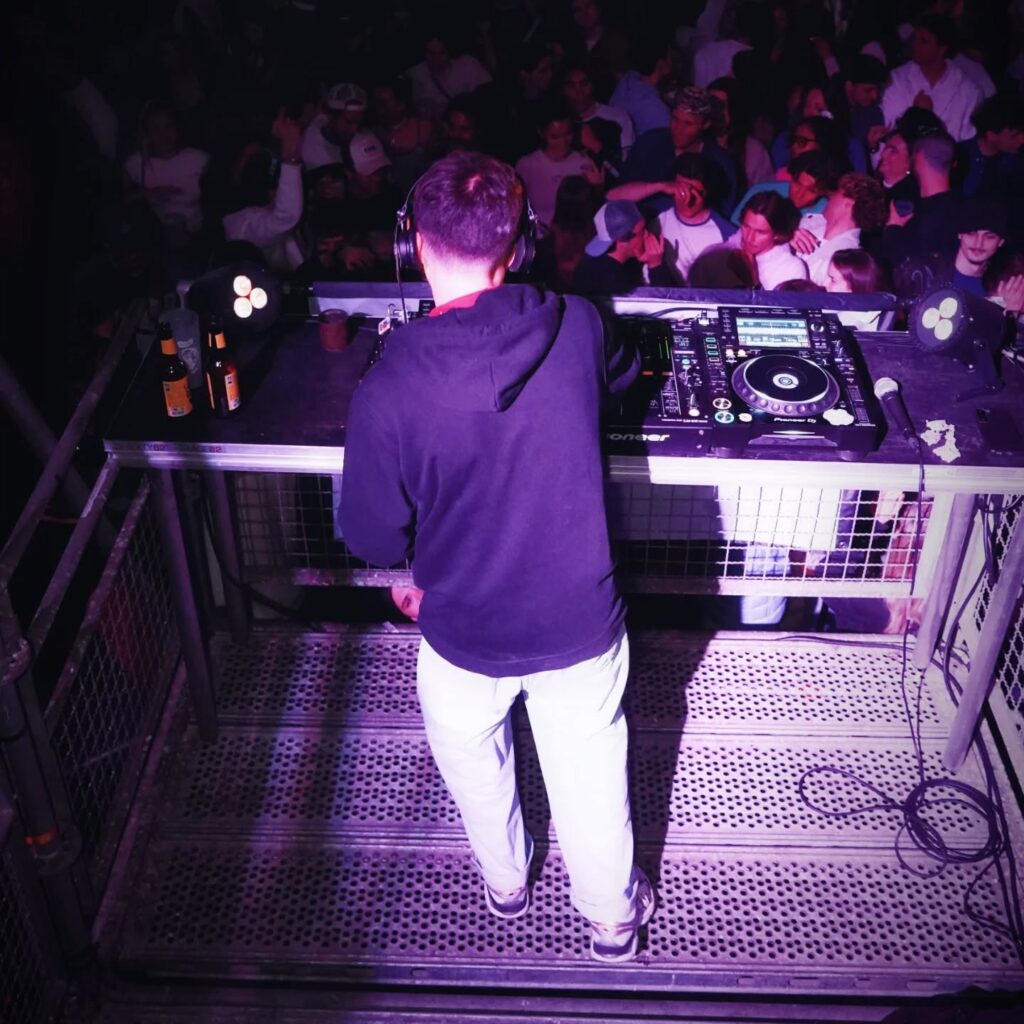 Instagram post from laroze__. This post is in position 14.