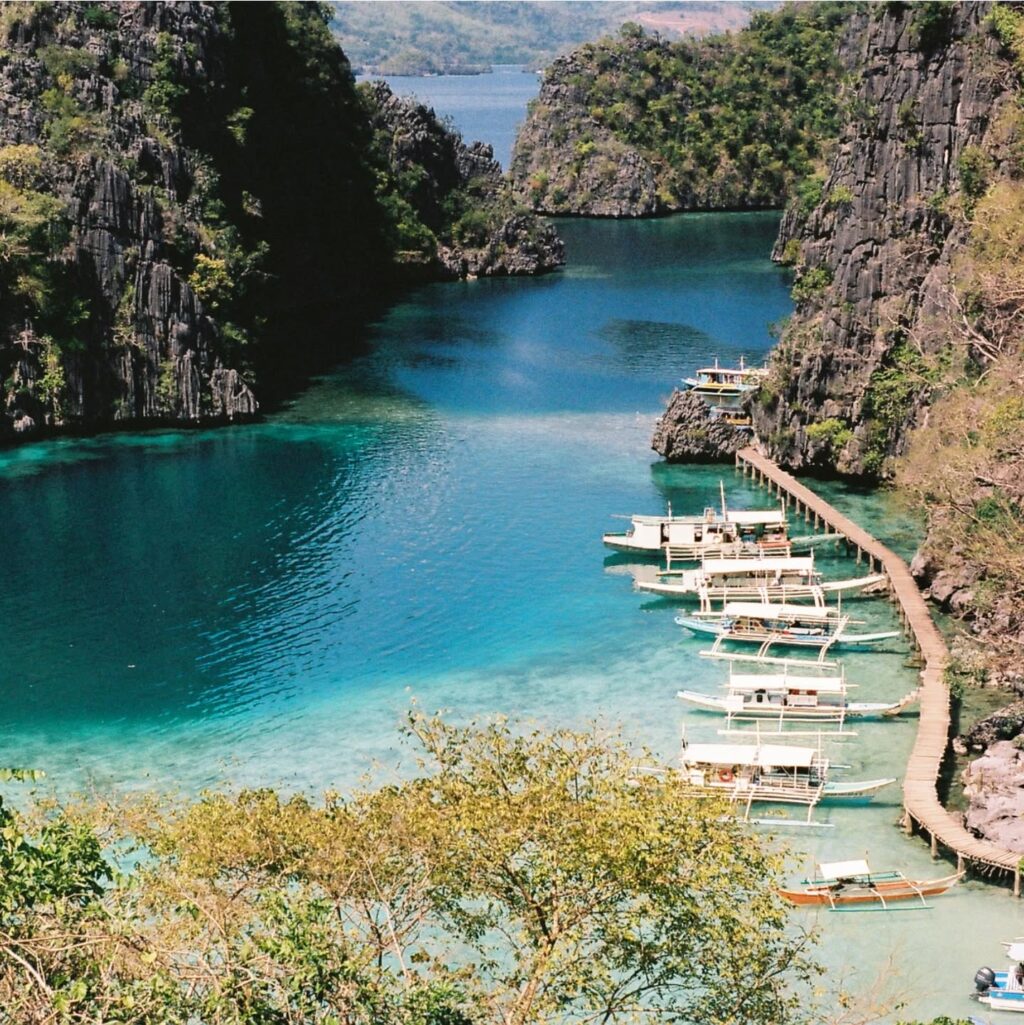 Instagram post from laroze__. This post is in position 9.